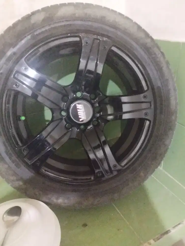 Velg Racing + Ban Bekas di pasang di mobil new Ayla t)