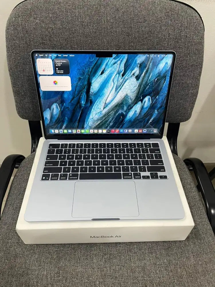 MacBook Air M4 2025 16/256GB iBox
