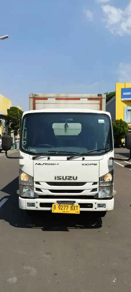 Isuzu NLR 55T lx pelat kuning mobil bagus silakan chek langsung