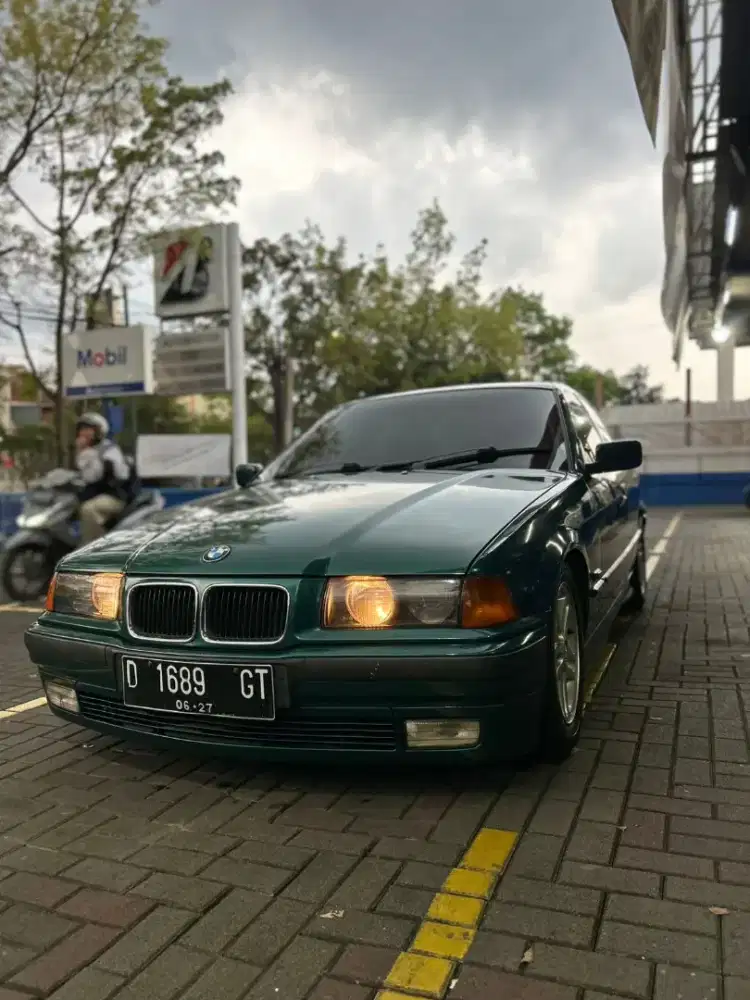 Dijual Bmw 320i tahun 1996