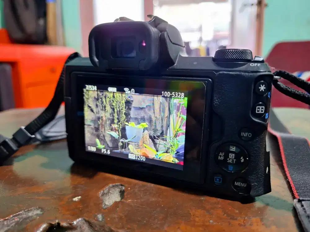 CANON EOS M50 Mark II (Generasi ke-2) – Mirrorless