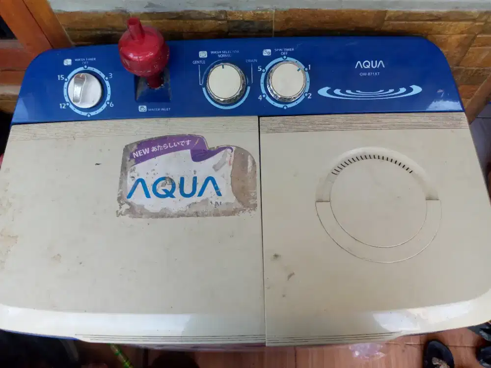 Mesin cuci 2 tabung merek aqua
