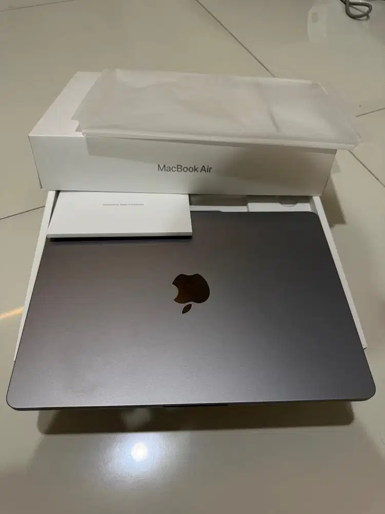 Macbook Air second M2 like new