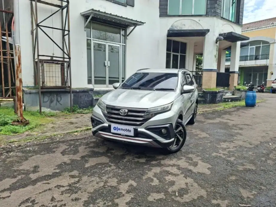 Pajak Panjang - Toyota Rush 1.5 TRD Sportivo Bensin MT 2018 Silver