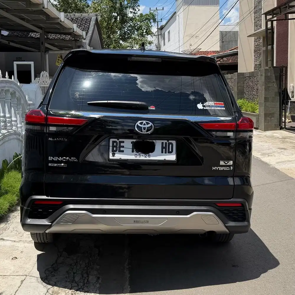 INNOVA ZENIX MODELISTA V HYBRID 2023 AT
