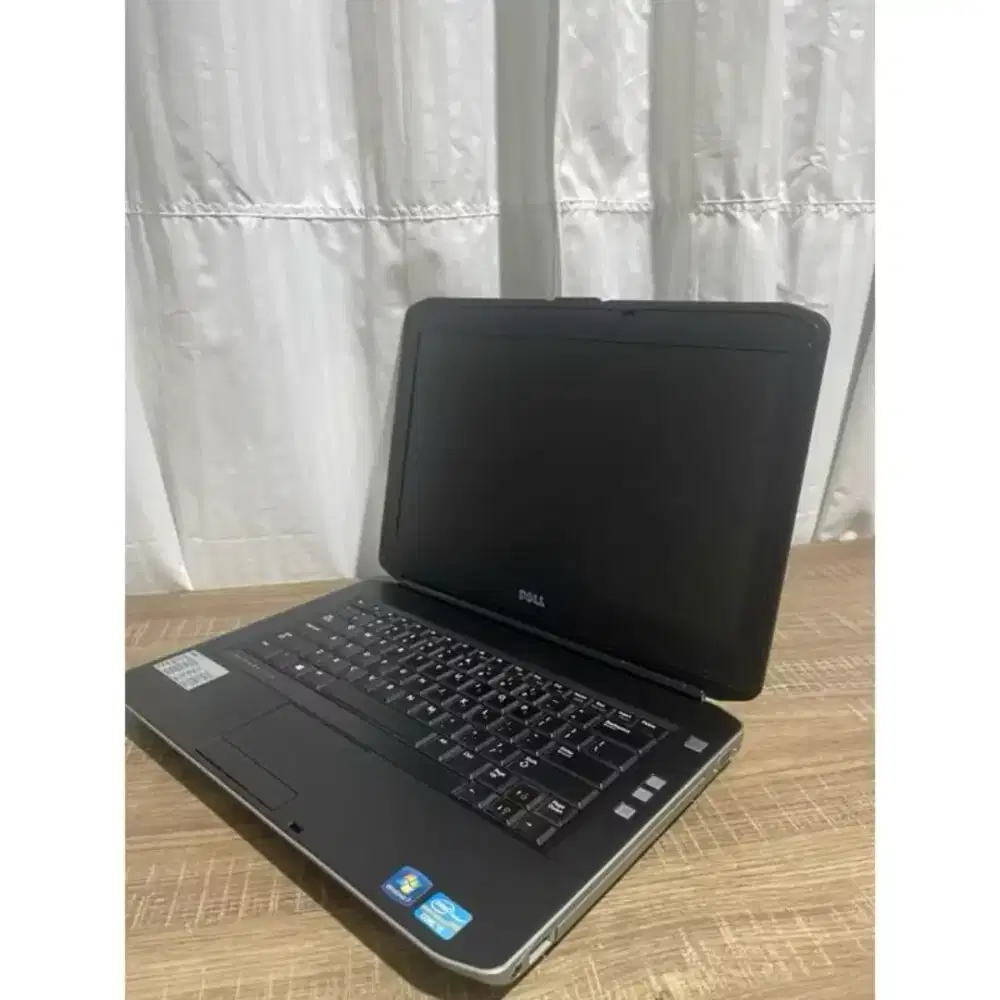 Laptop Dell Ram 8 SSD 128gb