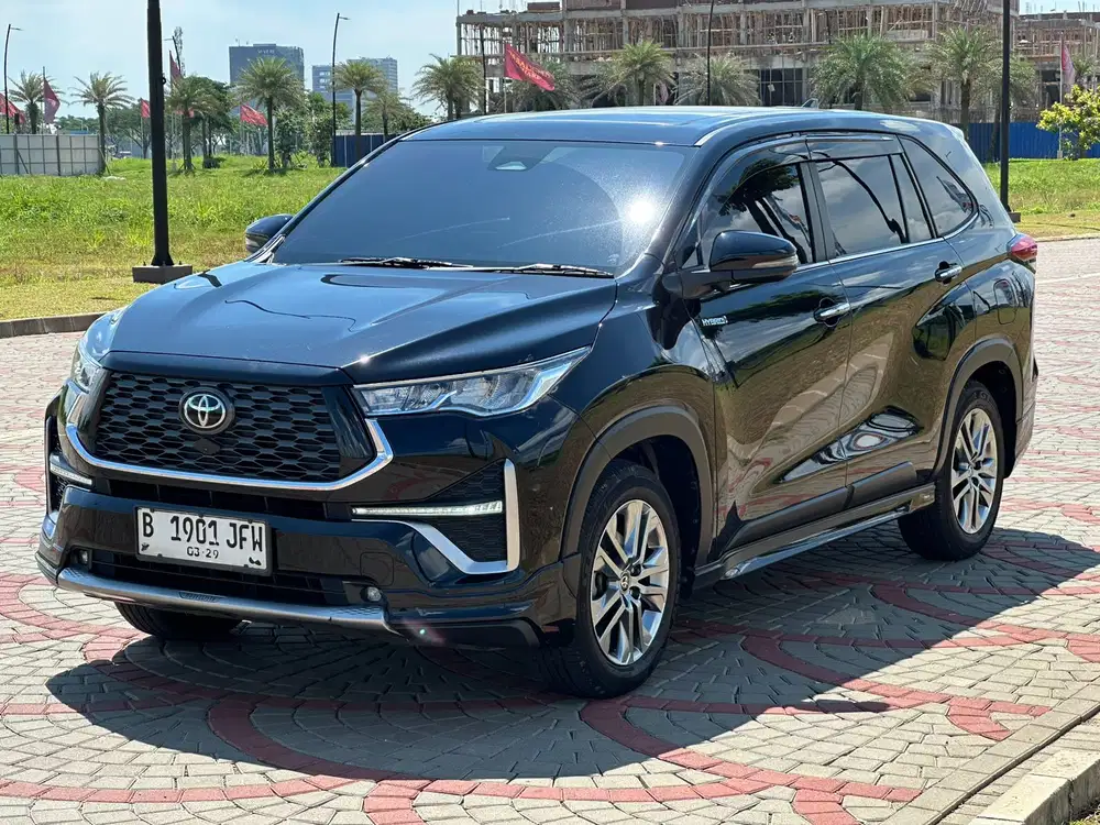 Innova zenix TSS Hybrid-AT matik thn 2024 Bensin