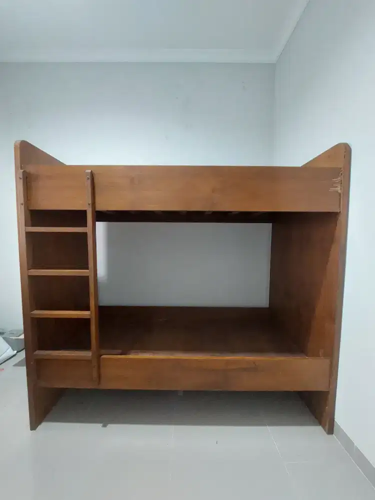 Tempat Tidur susun Jati