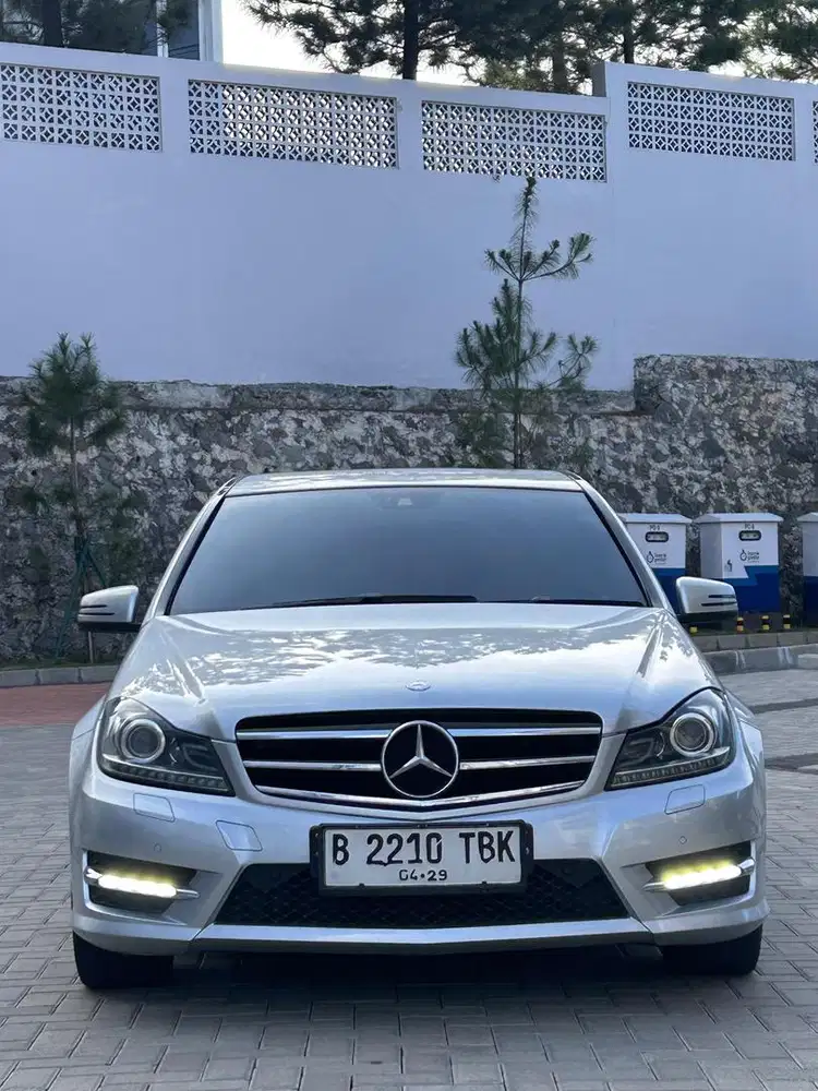 Termurah se Indonesia Mercedes Benz C200 C-Edition 2.0 AT 2014 Silver