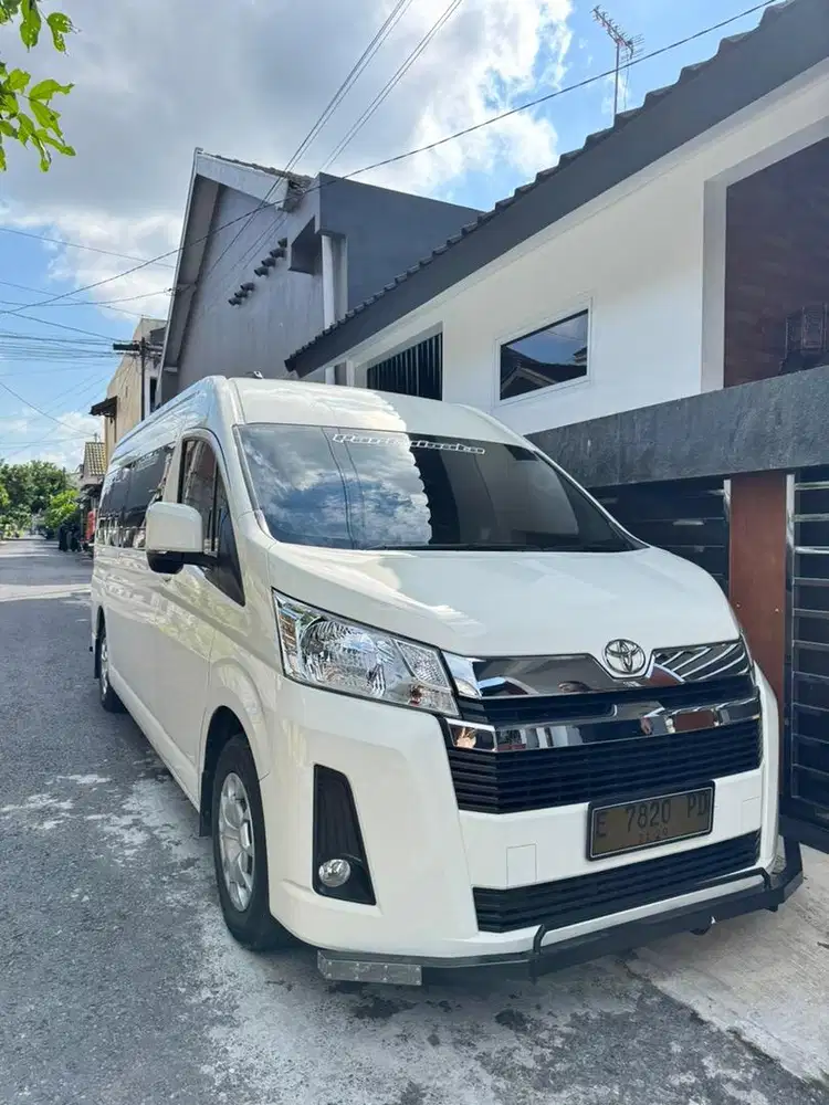 Hiace Premio tahun 2023