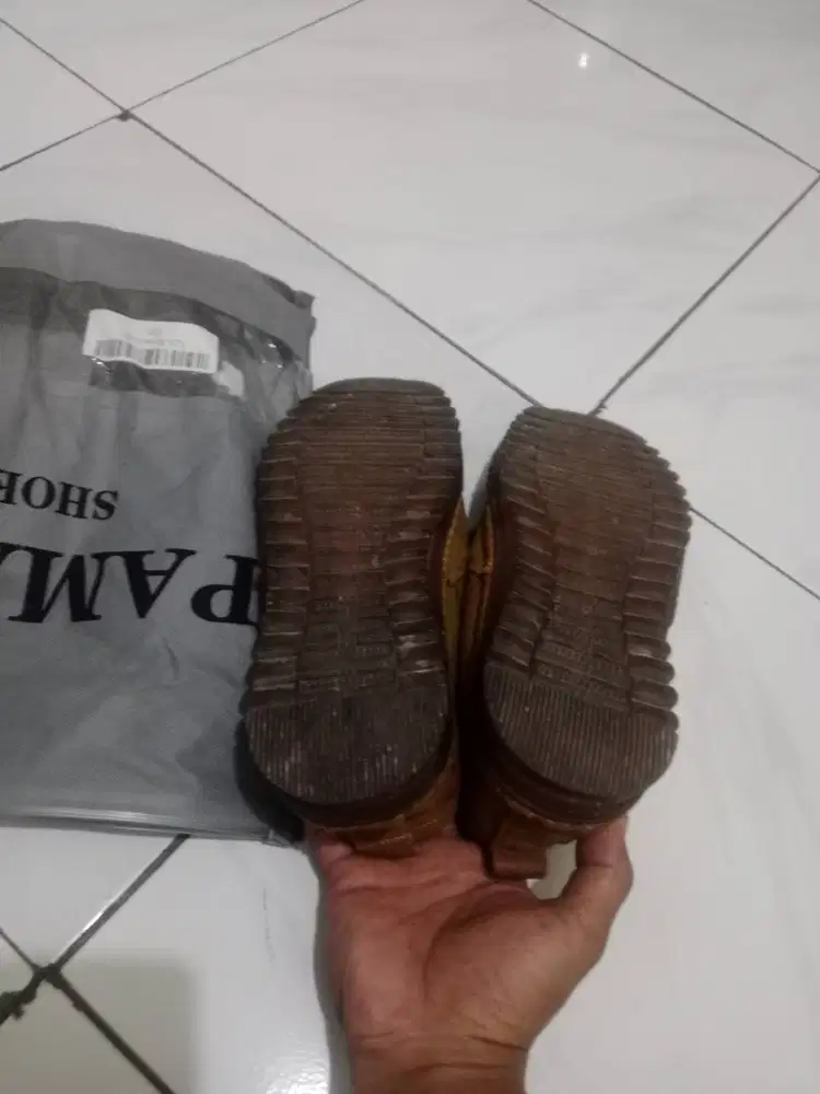 Jual sepatu no 43