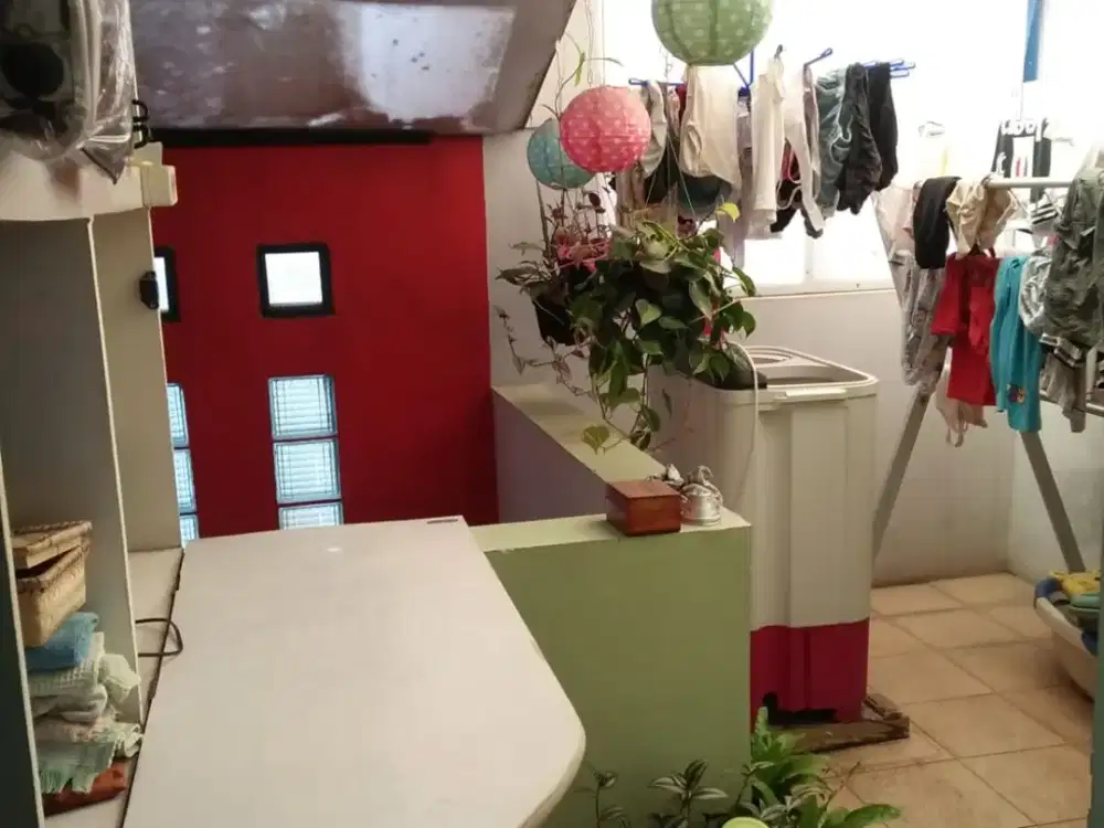 DISEWAKAN RUMAH 2 LANTAI FURNISH  ANTAPANI JALAN TANJUNG SARI BANDUNG