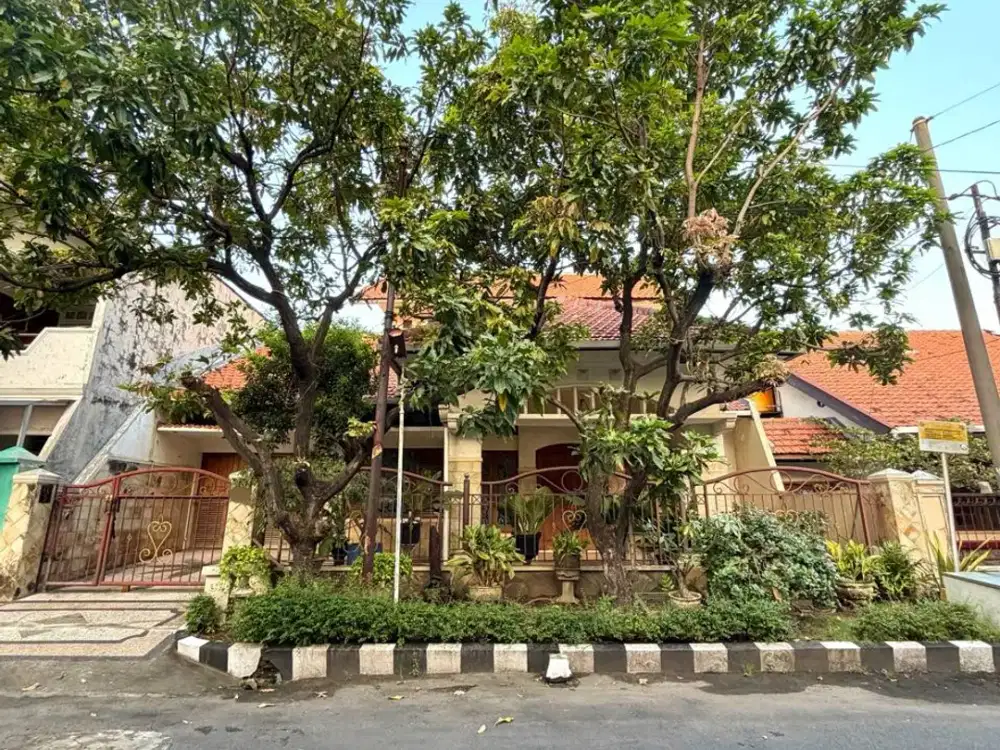 Jual cepat - Rumah 2 lantai siap huni di Medokan Asri Barat