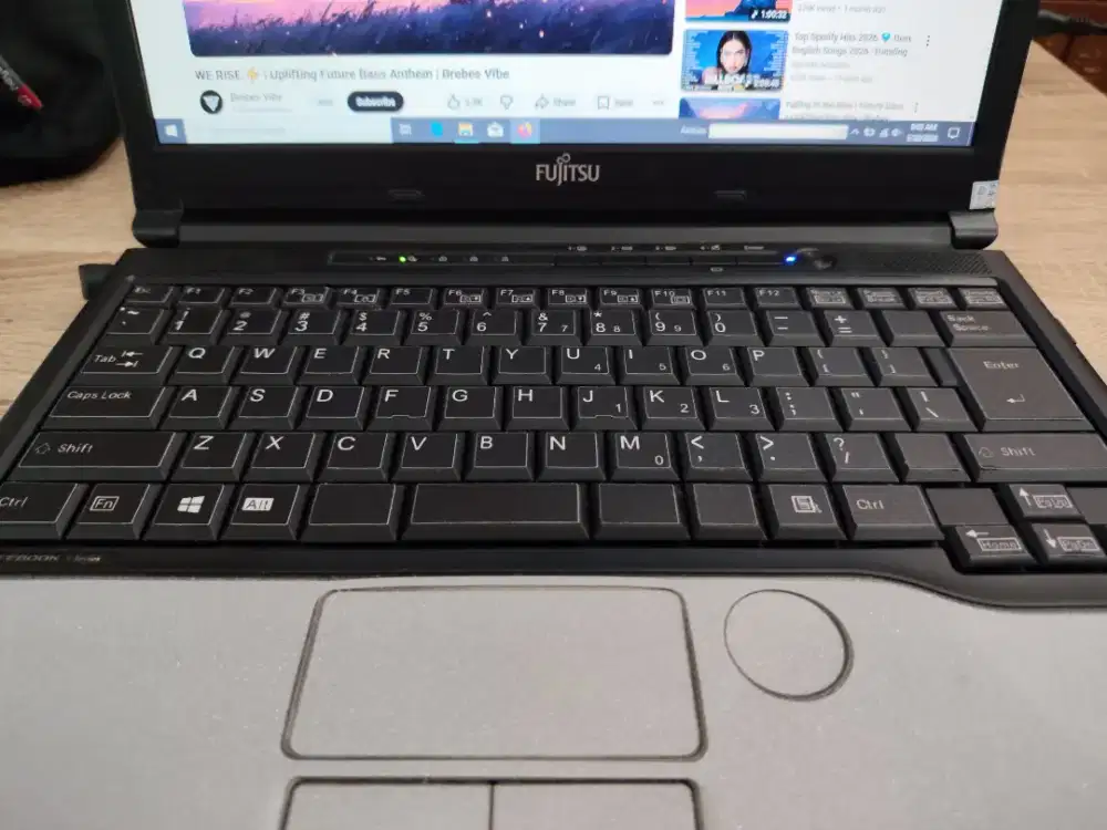 Laptop Fujitsu Lifebook S762
Core i5 RAM 4GB
HDD 320GB