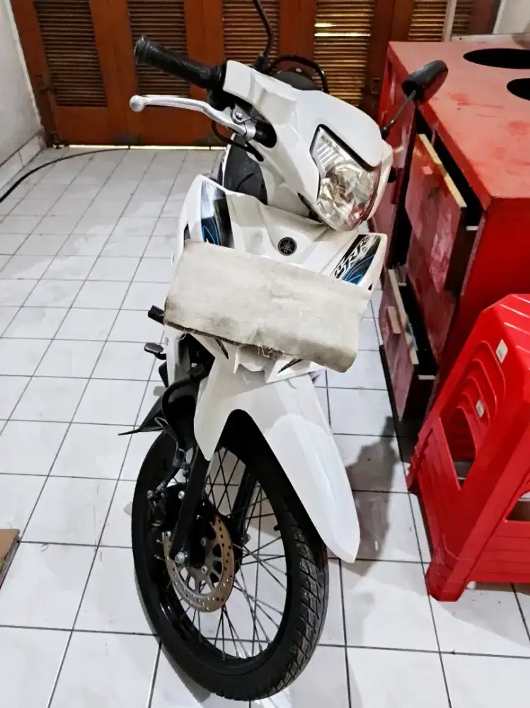 Yamaha Vega RR warna Putih tahun 2015