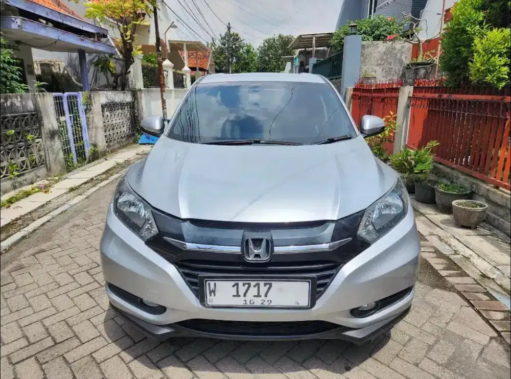HONDA HRV 1.5 E MATIC 2015 ORIANN ASLI TANGAN PERTAMA SURABAYA