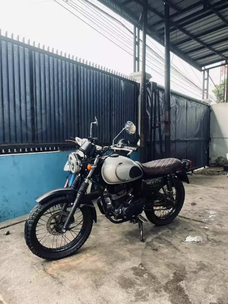 Kawasaki w 175 silver  tahun 2018