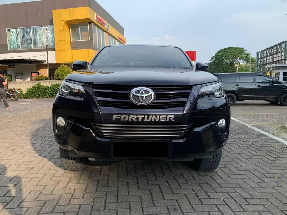 CIAMIK ‼️ TOYOTA FORTUNER VRZ AT 2018 HITAM
