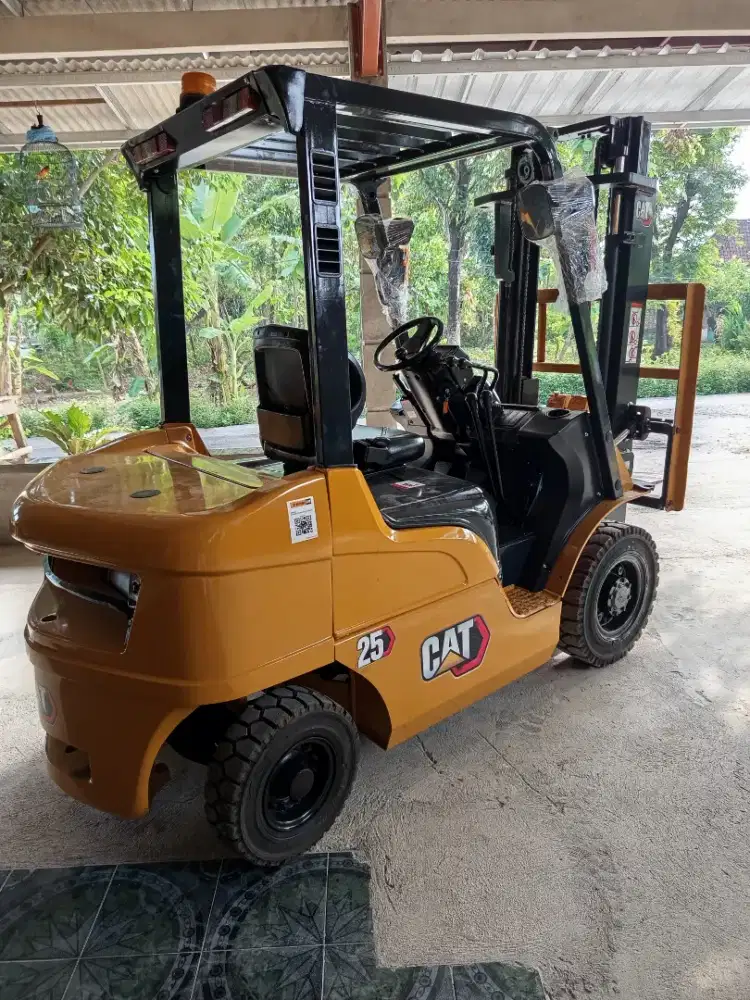Forklift 2,5 Ton Caterpillar