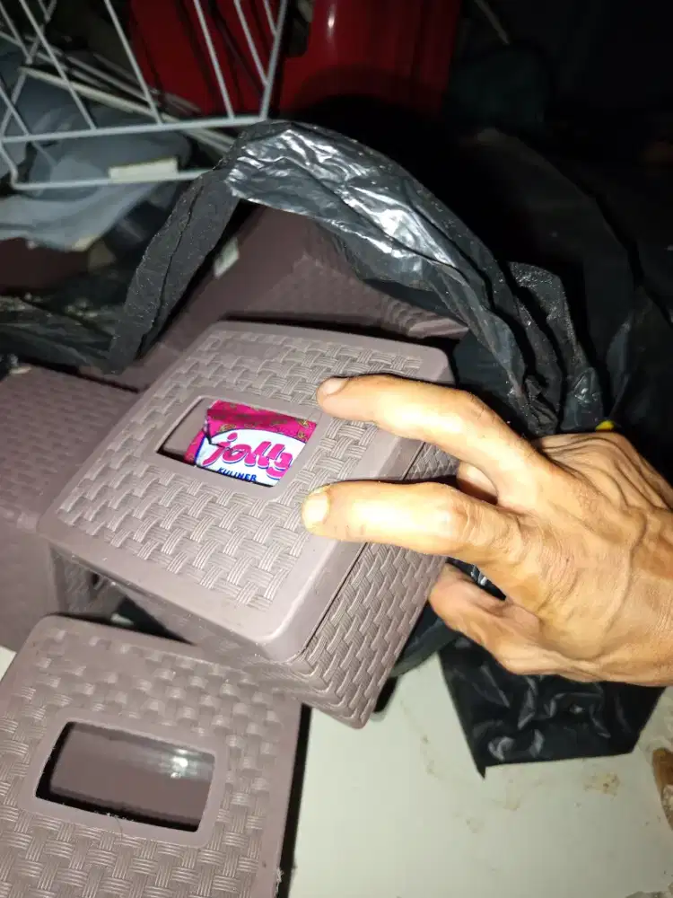 Tempat tisu bekas bagus