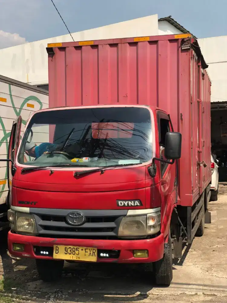 Toyota Dyna 110FT double std ban 6 box 20.2 kubik 2013