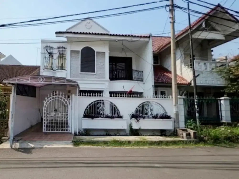 Dijual Rumah Kayu Putih Timur