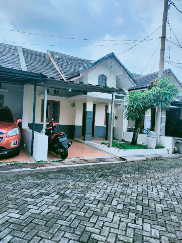 Disewakan rumah semi furnish di Arcamanik Cisaranten Kota Bandung