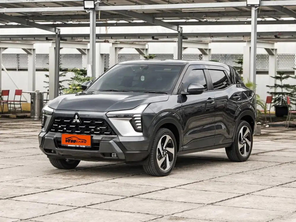 Mitsubishi XForce Ultimate Matic 2024 Hitam ganjil