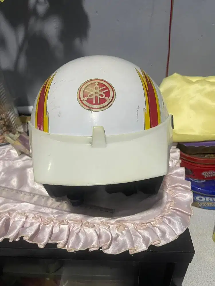 Helm vintage yamaha jadul ori