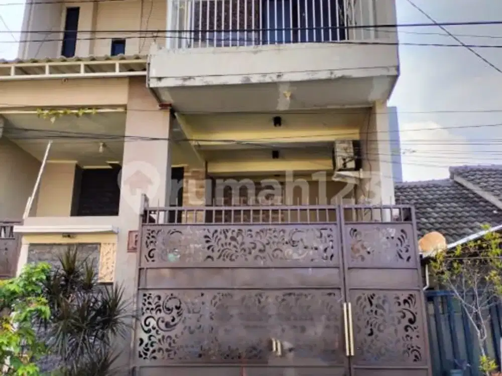 Dijual Via Lelang Rumah Dua Lantai Medokan Ayu Utara