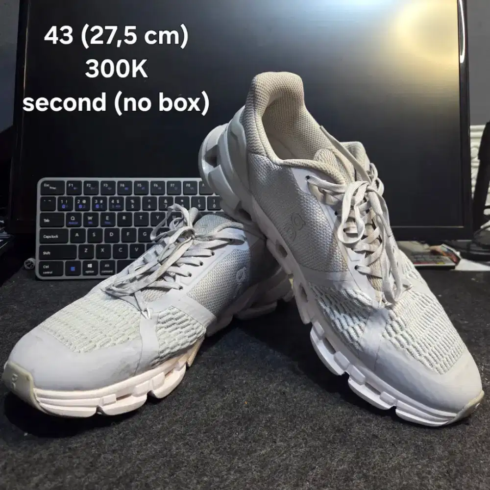 Dijual sepatu running dan santai , hanya 1 pakai saat umroh