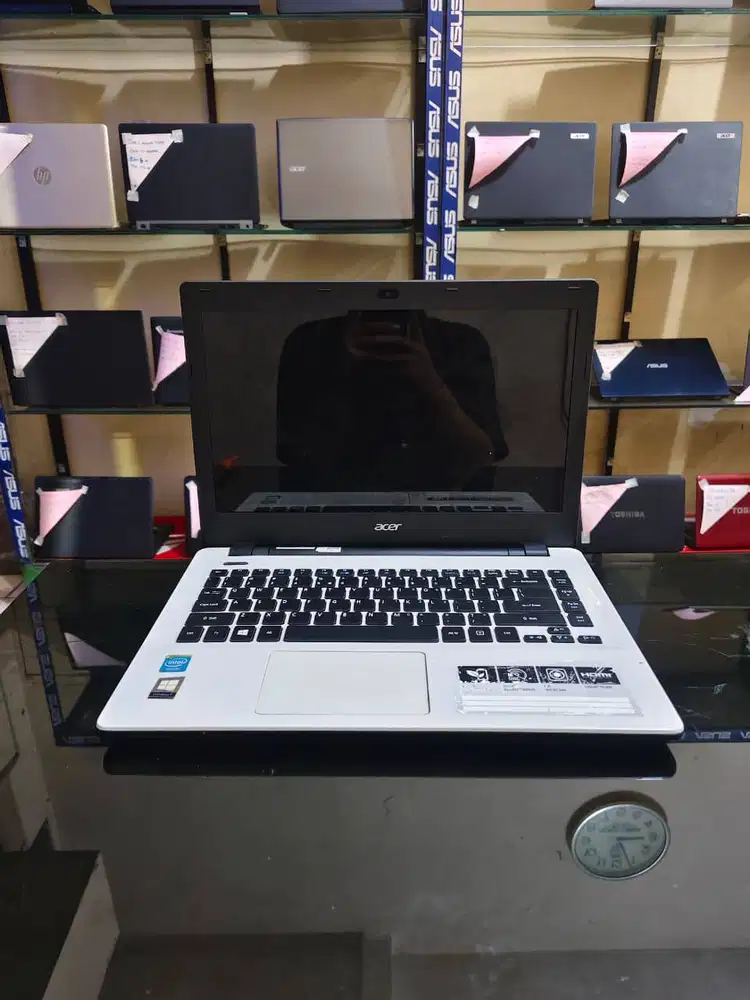 Acer E5-411 celeron n2830 ram 8gb ssd 128gb