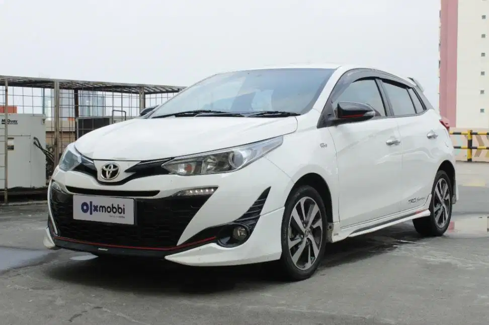 CASH TEMPO!* 0% Bunga Toyota Yaris 1.5 TRD Sportivo-AT Putih 2018