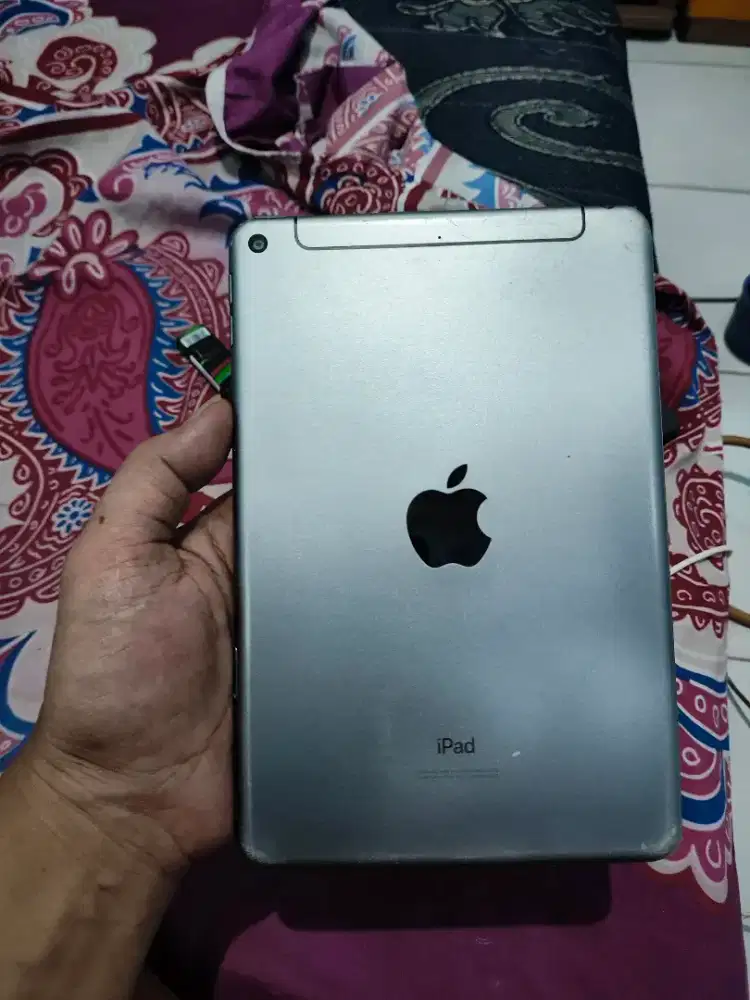 IPAD MINI 5  64GB WIFY CELLULAR