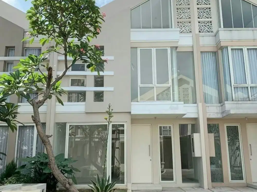 Rumah Pakuwon City  GRAND ISLAND  ZIMBALI COSTA MINIMALIS SIAP HUNI  CARPORT