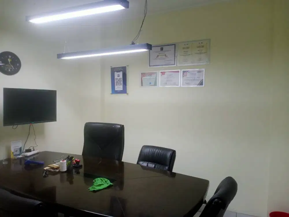 Ruko 3 Lantai Jl. Sudirman Tangerang, Baru Renovasi, Siap Huni