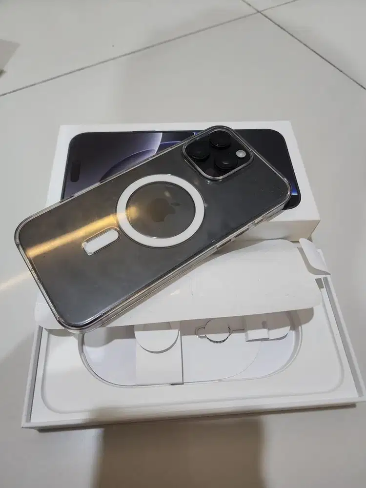 Iphone 16 pro max 256 like new