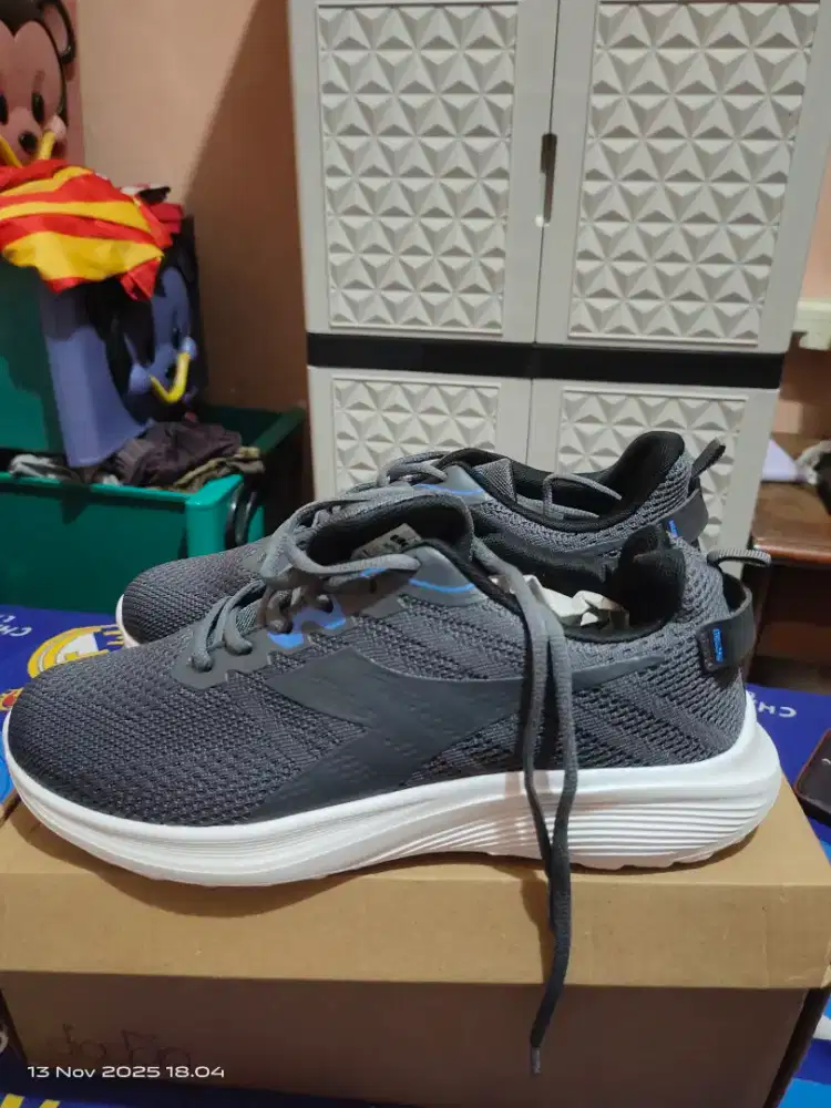 Dijual sepatu diadora