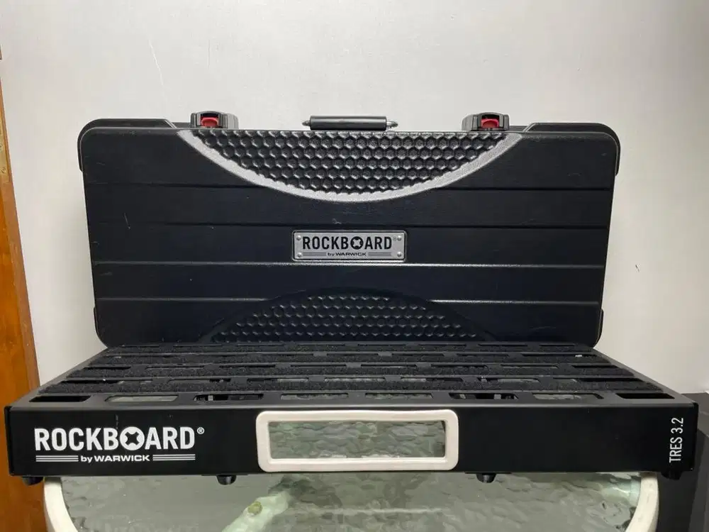 Pedalboard Efek Gitar Rockboard Tres 3.2