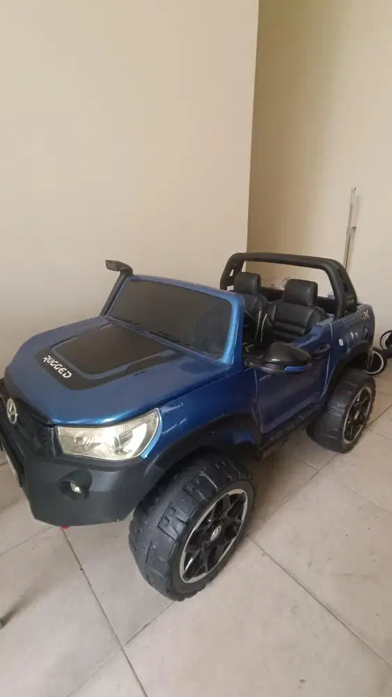 Mobil Mainan Anak Hilux