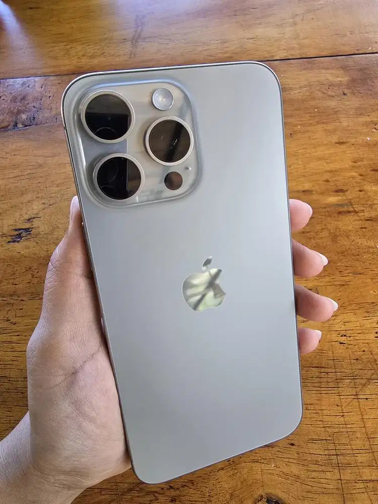 Iphone 15 Pro Max - SECOND LIKE NEW