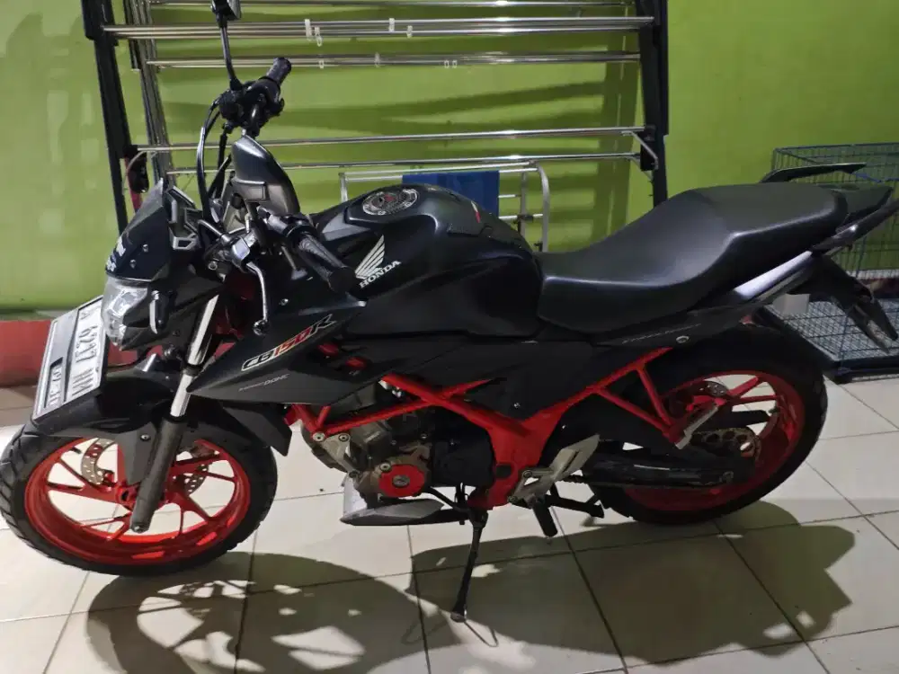 Honda CB150R - Murah - KM Rendah - Individu - Nego Di tempat