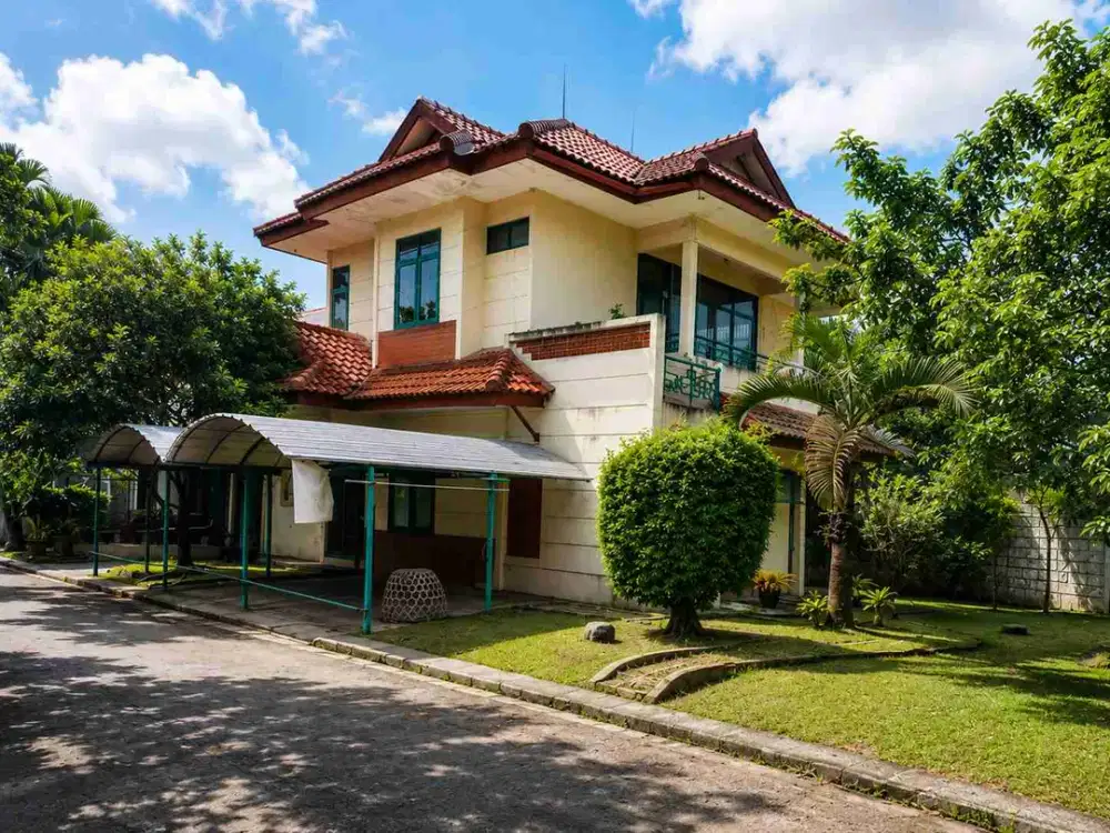 DIJUAL RUMAH 2 LANTAI FURNISHED KONSEP VILLA DI ARCAMANIK – BANDUNG