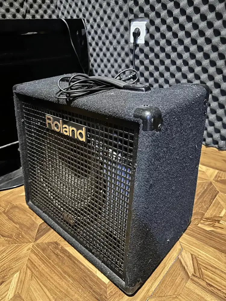 ROLAND KC-150 Amplifier 4-CH
