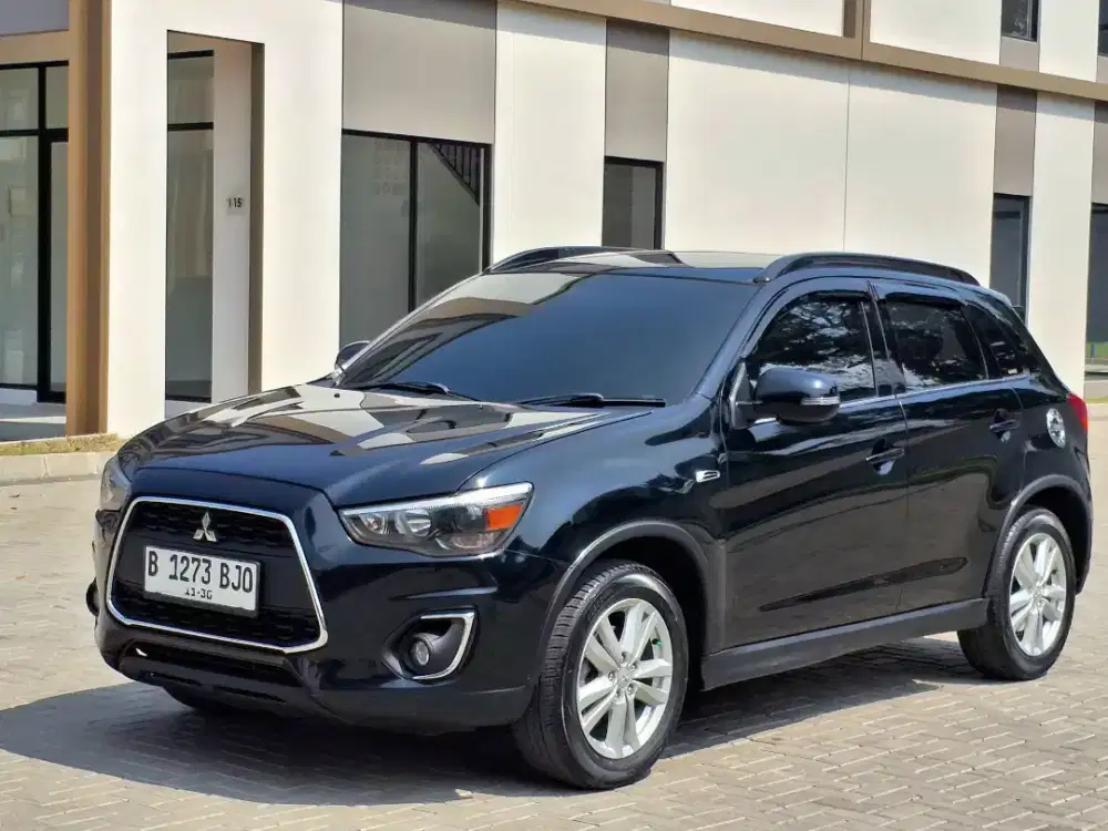 Mitsubishi Outlander Px 2.0 Automatic 2015 Bensin Hitam Metalik