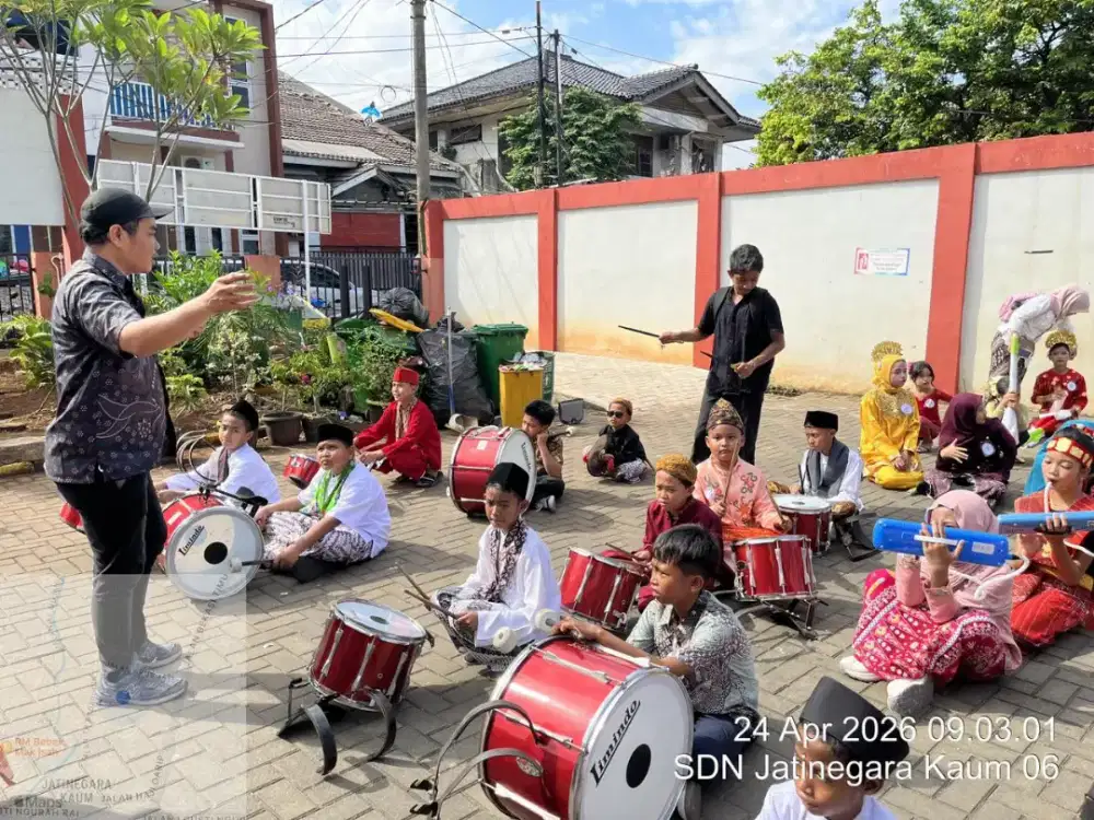 Guru ekskul drumband marchingband