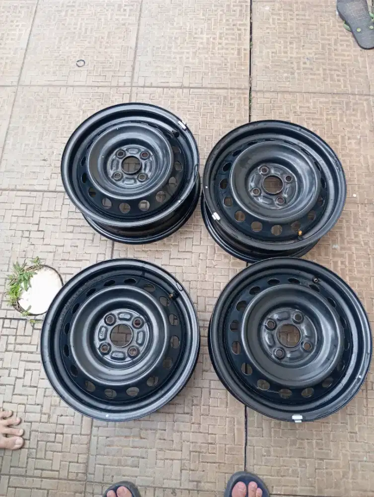 Velg kaleng ring 14 x 5 lobang 4