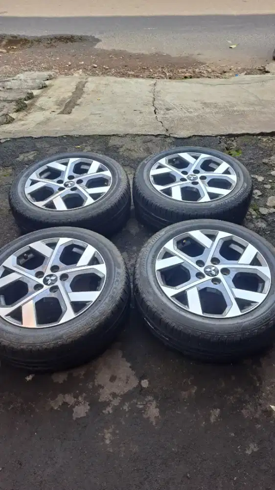 Velg xpander ring 17 ori cocok buat xpander gls cross ultimate exceed