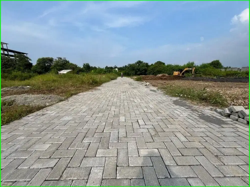 Barat Tugu Jogja Tanah Yogyakarta di Gamping Sleman