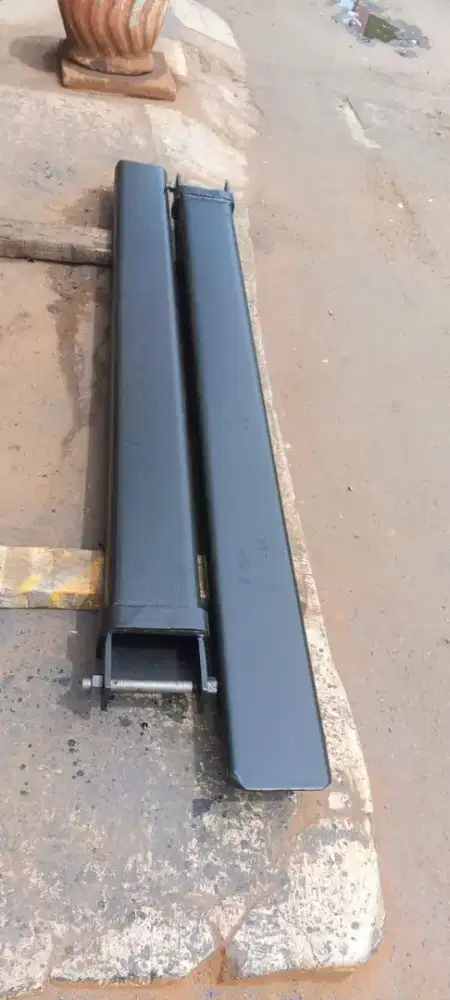 Sepatu Garpu Forklift